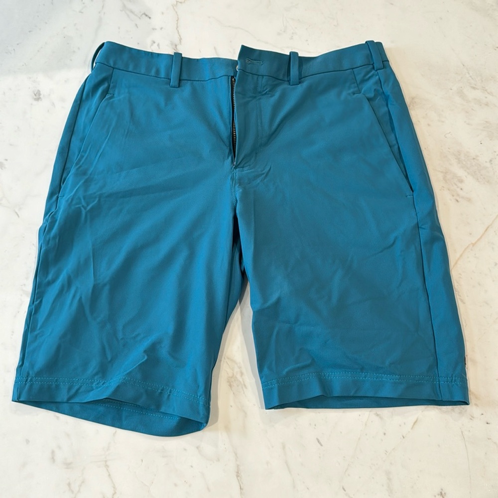 Men lululemon performance casual golf dress short Size 34" waist blue 10" inseam